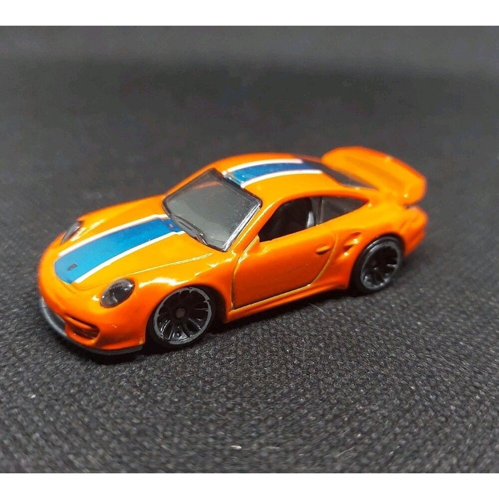 2013 Hot Wheels PORSCHE 911 GT3 RS Orange